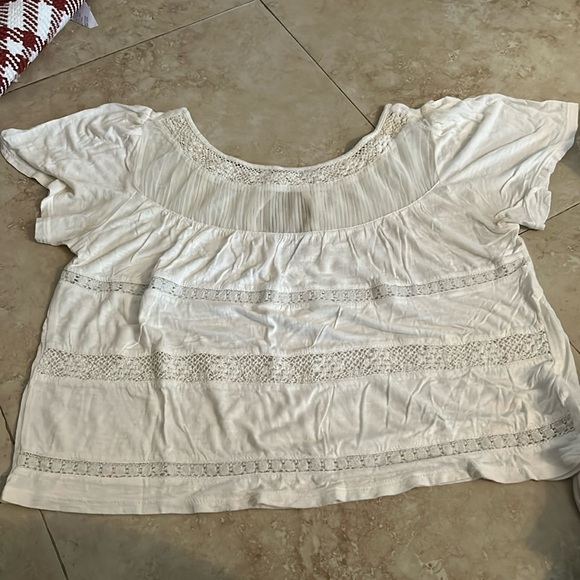 ✨👡🥂💋🤍American Eagle Soft Flowy Blouse - Picture 6 of 6